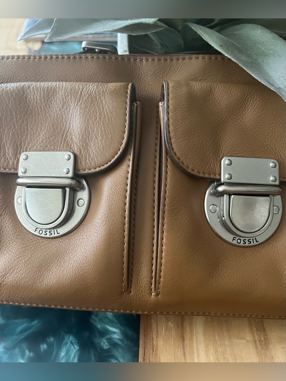 Fossil Riley Caramel Brown Leather Crossbody with Front Buckle Pockets - Picture 3 of 16